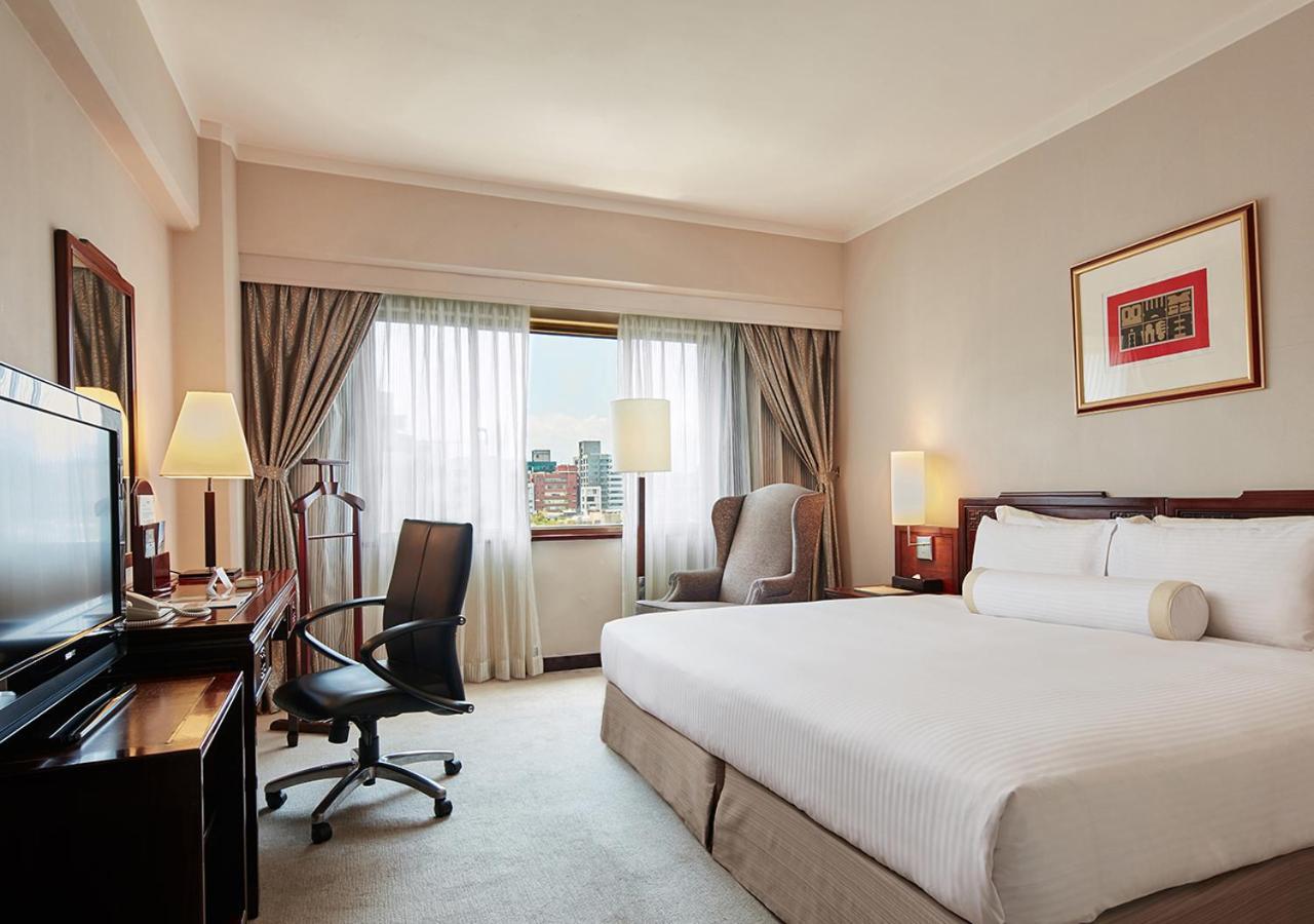 The Howard Plaza Hotel Taipei Eksteriør billede A room at the hotel