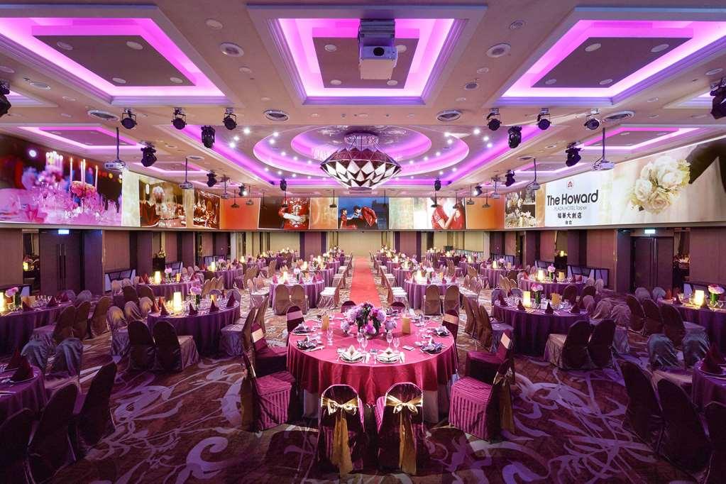 The Howard Plaza Hotel Taipei Eksteriør billede The ballroom at the Renaissance Hotel