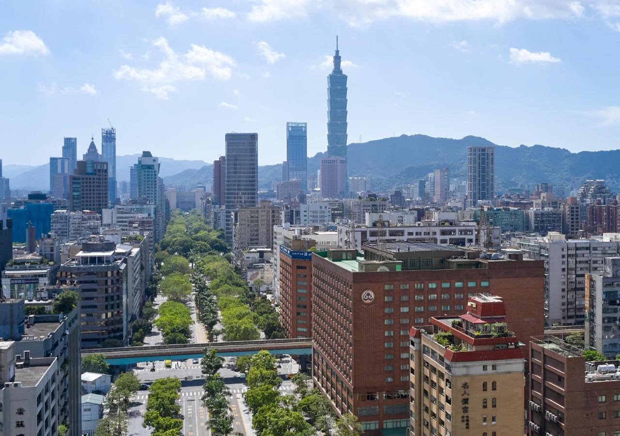 The Howard Plaza Hotel Taipei Eksteriør billede Skyline of Taipei