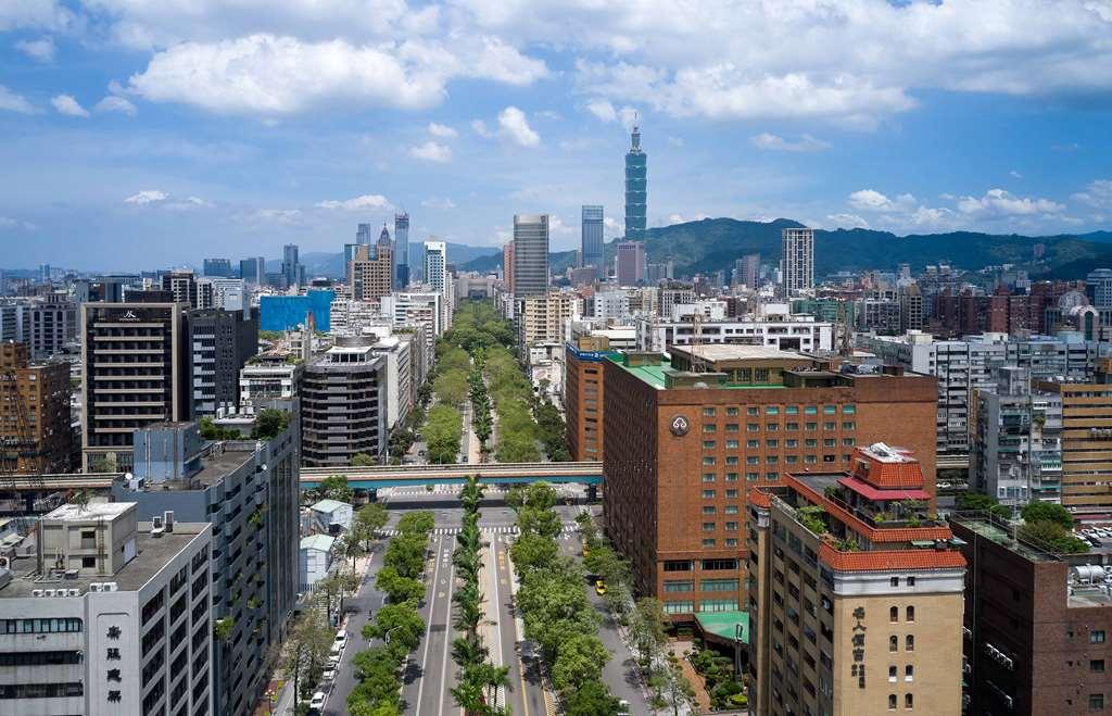 The Howard Plaza Hotel Taipei Eksteriør billede Skyline of Taipei